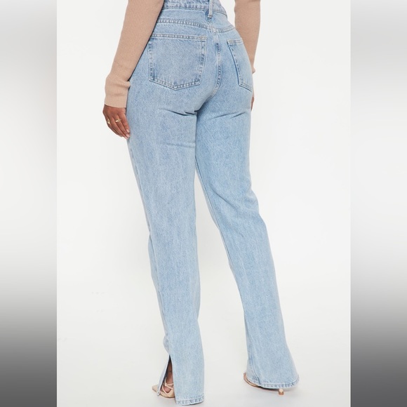 Fashion Nova Denim - FASHION NOVA SLIT STRAIGHT LEG JEANS SIZE 5 /26 WOMEN